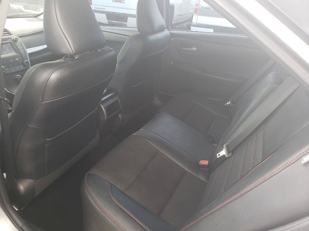 Used 2017 Toyota Camry SE FWD image 7