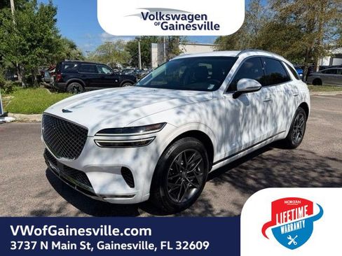 Used 2024 Genesis GV70 2.5T AWD/4WD image 3