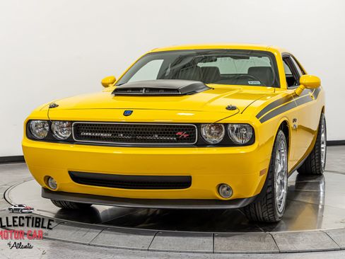 Used 2010 Dodge Challenger R/T RWD image 25
