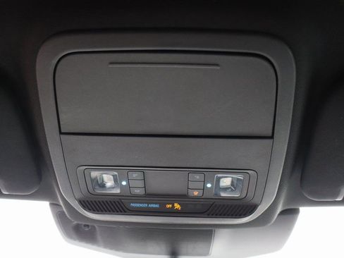 Used 2020 Ford Explorer XLT w/ Equipment Group 202A AWD/4WD image 17