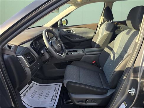 Used 2023 Nissan Rogue SV image 11