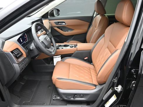 Certified 2026 Nissan Rogue SV FWD image 15