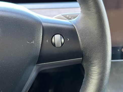 Used 2022 Tesla Model Y Performance AWD/4WD image 28
