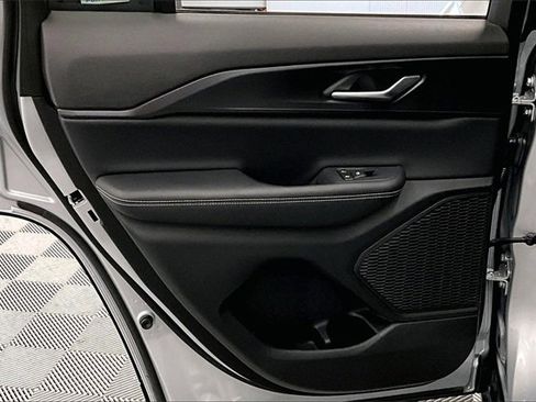 Used 2023 Jeep Grand Cherokee Laredo image 19