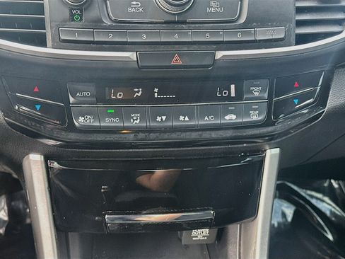 Used 2017 Honda Accord LX image 22