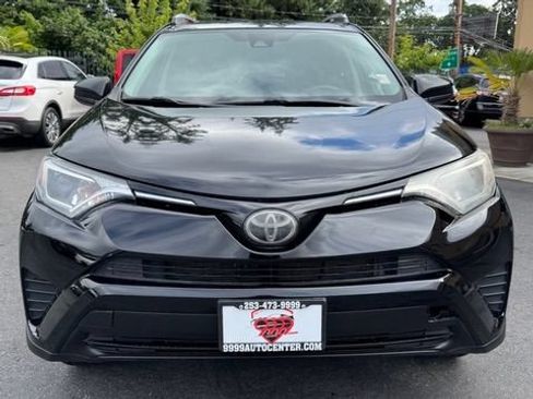 Used 2018 Toyota RAV4 LE w/ Carpet Mat Package FWD image 3