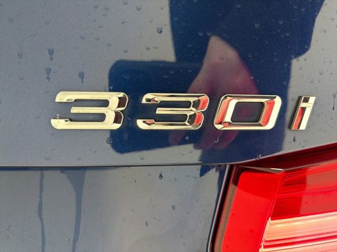 Used 2018 BMW 330i xDrive Sedan w/ Convenience Package image 26