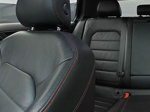 Used 2016 Volkswagen Golf 4-Door image 24