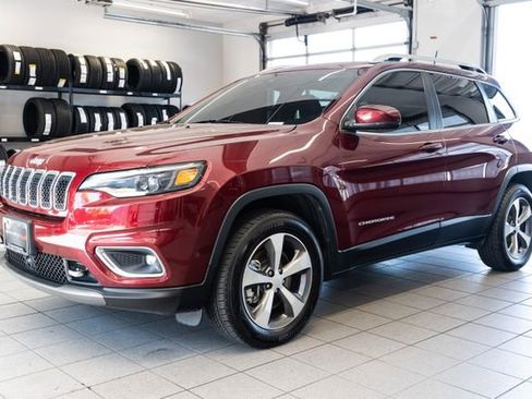Used 2021 Jeep Cherokee Limited w/ Elite Package AWD/4WD image 3
