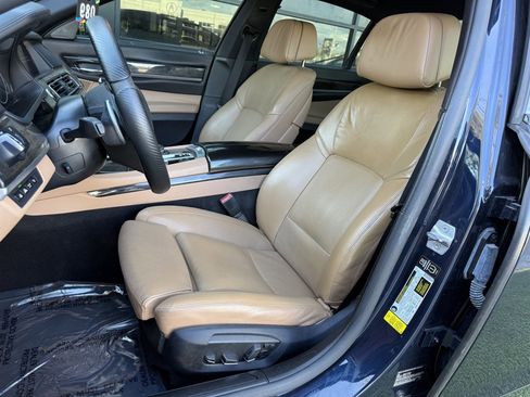 Used 2015 BMW 740i image 14