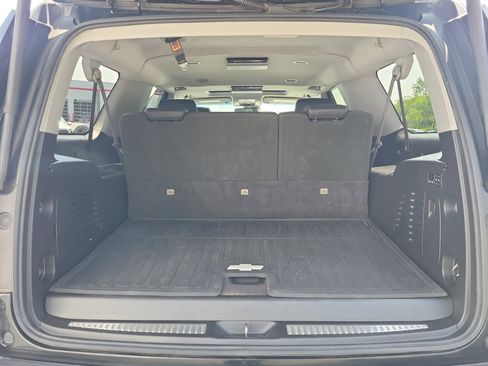 Used 2017 Chevrolet Suburban Premier AWD/4WD image 9