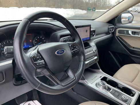 Used 2020 Ford Explorer XLT w/ Equipment Group 202A image 16