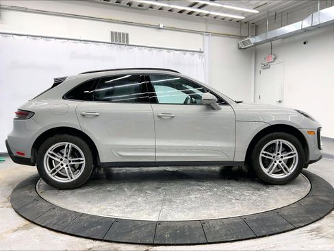 Used 2025 Porsche Macan image 8