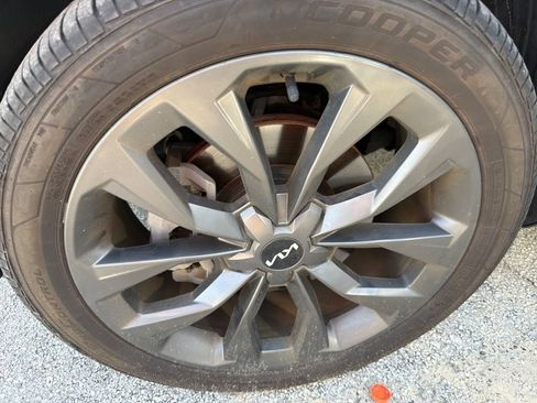Certified 2022 Kia Sorento X-Line EX AWD/4WD image 5