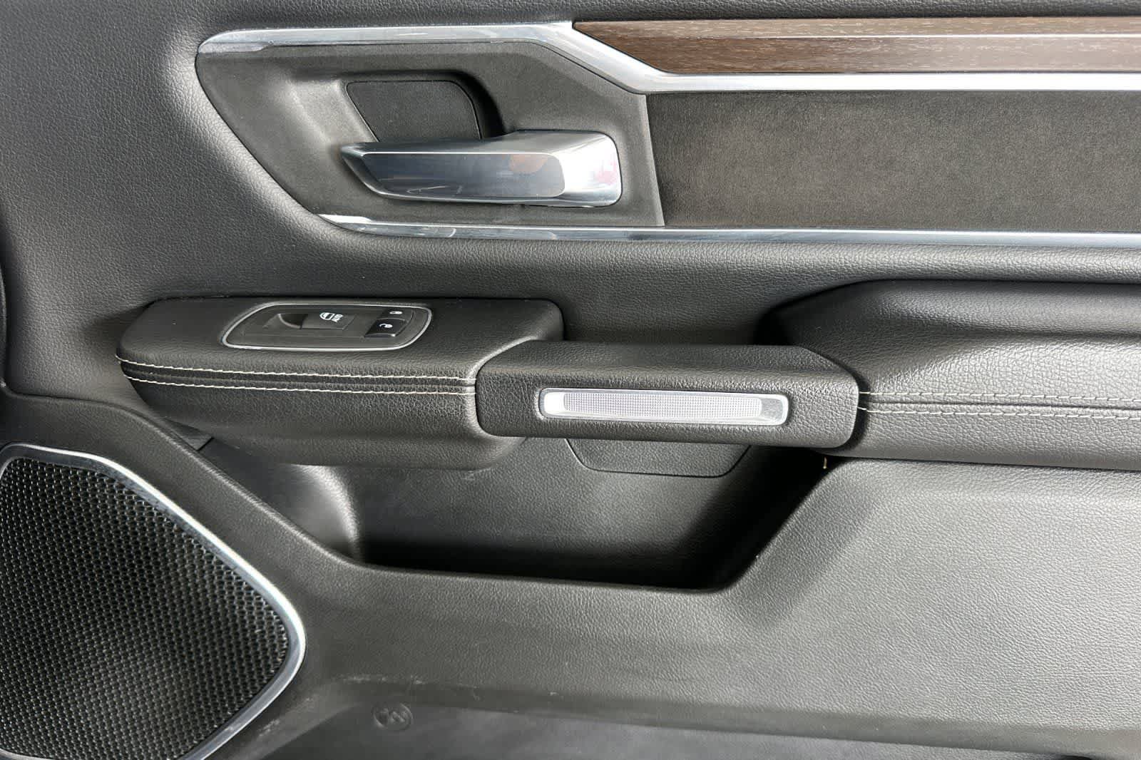 Used 2022 RAM 1500 Laramie AWD/4WD image 18