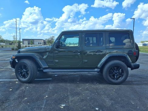 Used 2021 Jeep Wrangler Unlimited Sahara AWD/4WD image 36