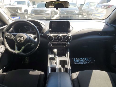 Used 2024 Nissan Sentra SV FWD image 11
