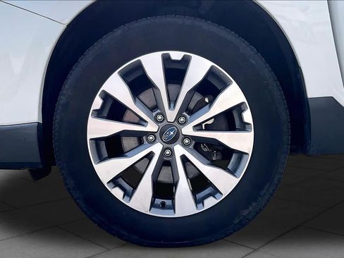 Used 2019 Subaru Outback 3.6R Touring AWD/4WD image 10