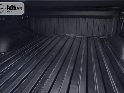 Used 2019 RAM 1500 Laramie AWD/4WD image 9