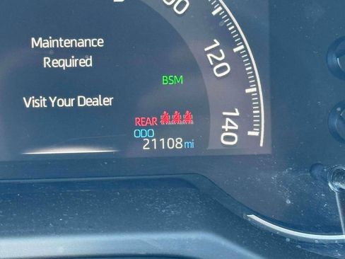 Used 2023 Toyota RAV4 LE AWD/4WD image 28