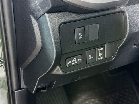 Used 2021 Toyota Tacoma TRD Off-Road image 8