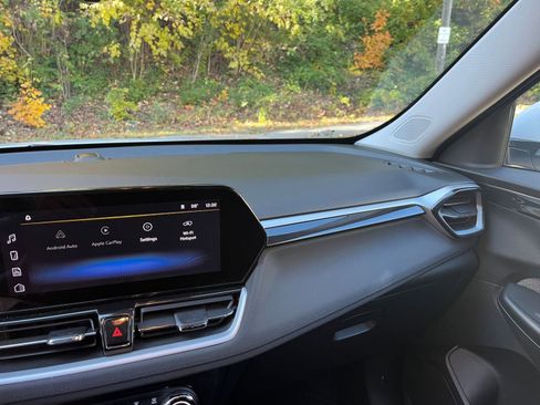 Used 2025 Chevrolet TrailBlazer LT image 31