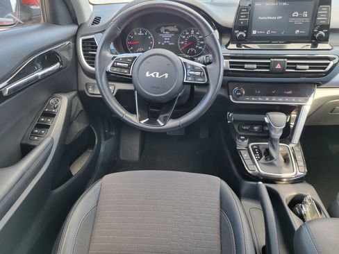 Used 2023 Kia Seltos S image 27