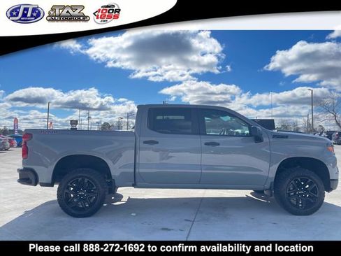 Used 2024 Chevrolet Silverado 1500 Custom Trail Boss w/ LPO, Dark Essentials Package image 2