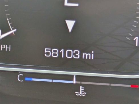 Used 2023 GMC Yukon Denali image 32