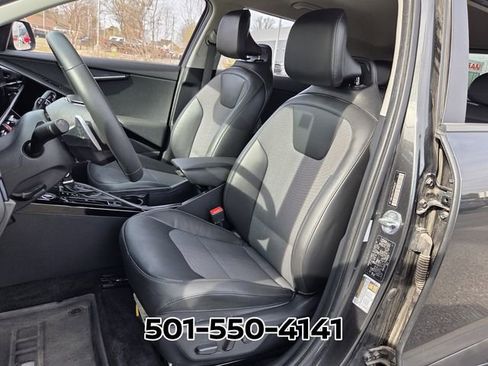 Used 2023 Kia Niro EX image 7