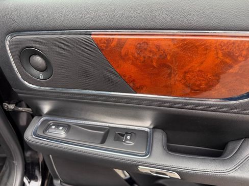 Used 2020 Lincoln Continental Standard w/ Premium Package image 23