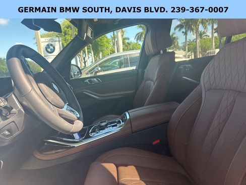 Used 2025 BMW X7 M60i image 44