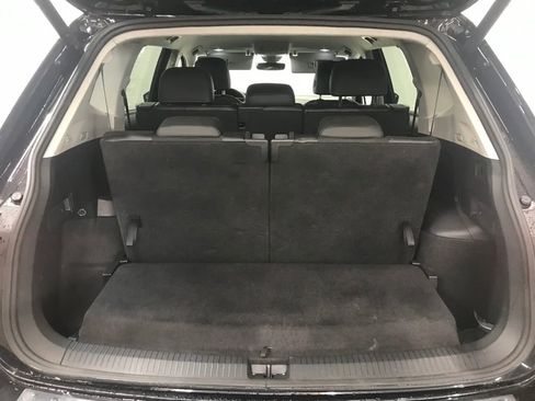 Used 2024 Volkswagen Tiguan SE image 29