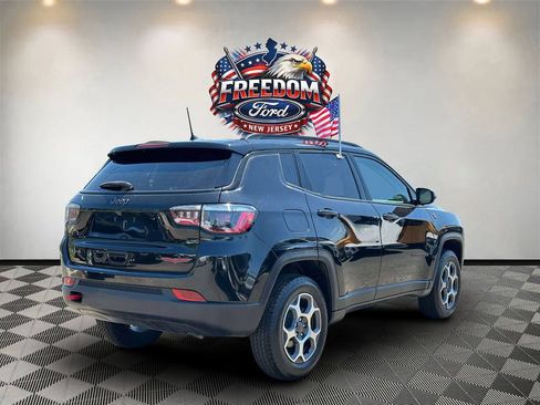 Used 2022 Jeep Compass Trailhawk w/ Trailhawk Convenience Group AWD/4WD image 5