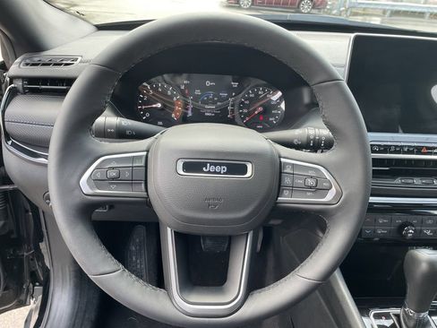 Used 2026 Jeep Compass Limited AWD/4WD image 16