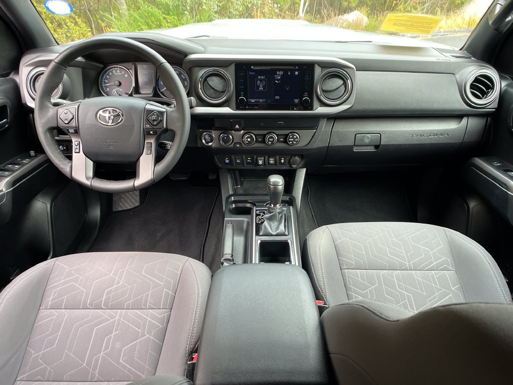 Used 2019 Toyota Tacoma TRD Sport w/ Technology Package AWD/4WD image 13