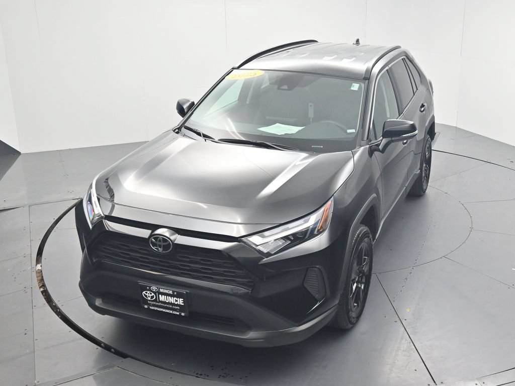 Used 2025 Toyota RAV4 XLE AWD/4WD image 48
