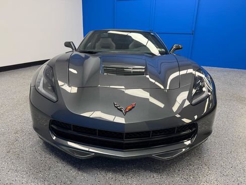 Used 2018 Chevrolet Corvette Stingray Coupe w/ Carbon Flash Badge Package RWD image 2
