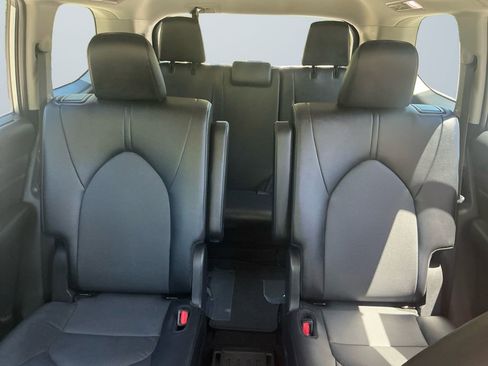 Certified 2025 Toyota Grand Highlander AWD image 15