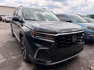 Used 2024 Honda Pilot Touring video 1