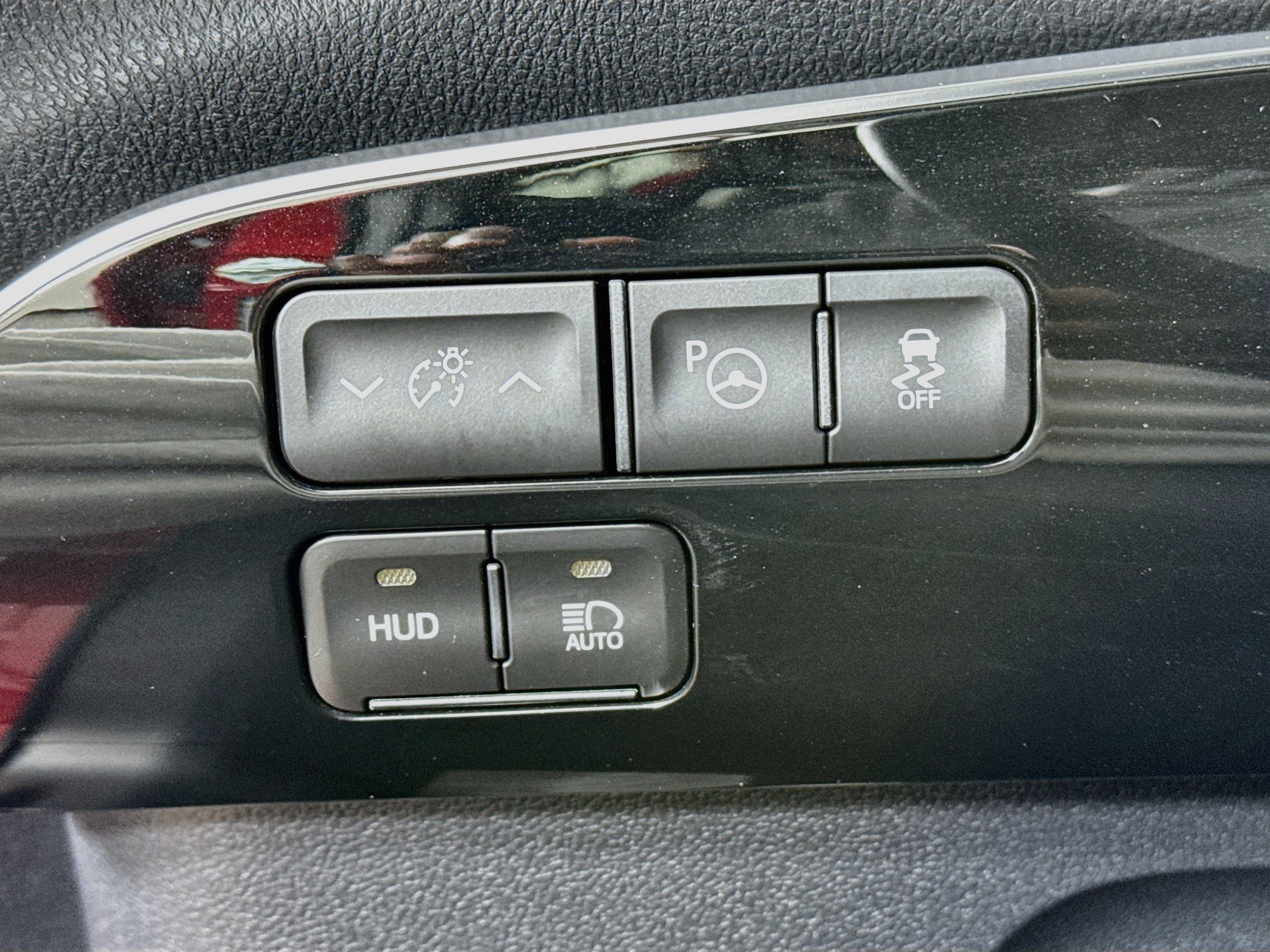 Certified 2022 Toyota Prius Limited w/ Premium Convenience Package FWD image 10