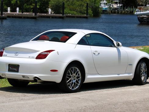 Used 2007 Lexus SC 430 Convertible RWD image 3