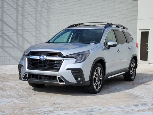 Used 2023 Subaru Ascent Touring AWD/4WD image 4
