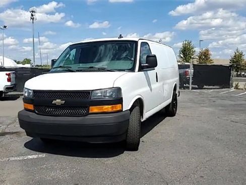Used 2018 Chevrolet Express 2500 image 3