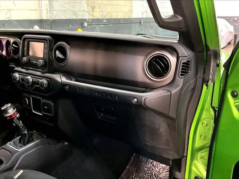 Used 2018 Jeep Wrangler Unlimited Sport image 18