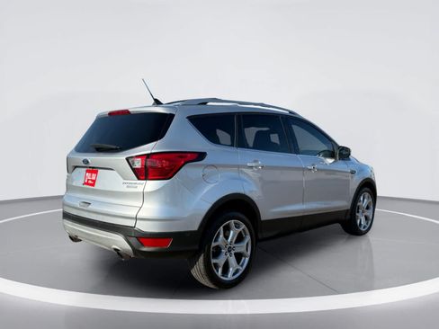 Used 2019 Ford Escape Titanium FWD image 4