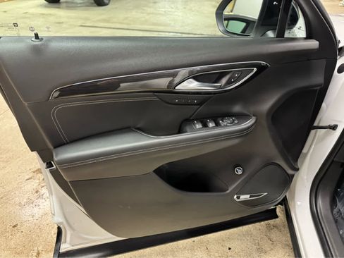 Used 2022 Buick Envision Essence w/ Technology Package I image 14