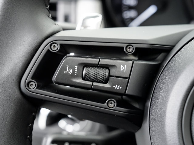 Certified 2026 Porsche Macan AWD/4WD image 13