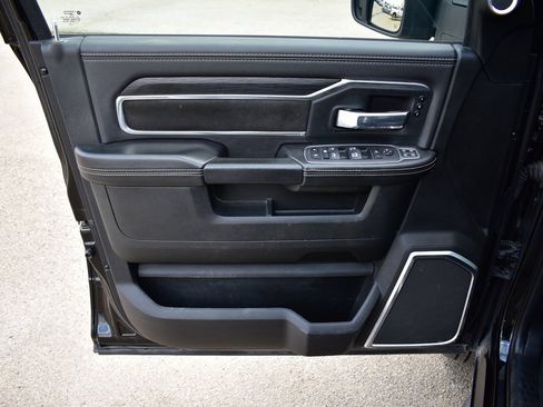 Used 2024 RAM 3500 Laramie w/ Night Edition image 18