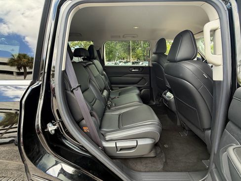 Certified 2026 Nissan Armada SV AWD/4WD image 17